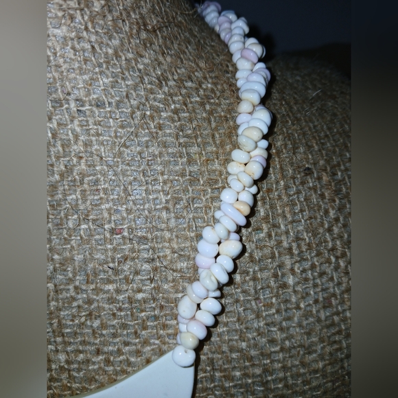 Vintage Bib Necklace/ Chocker Faux Mother Pearl/Genuine Shell Beads - Picture 5 of 6